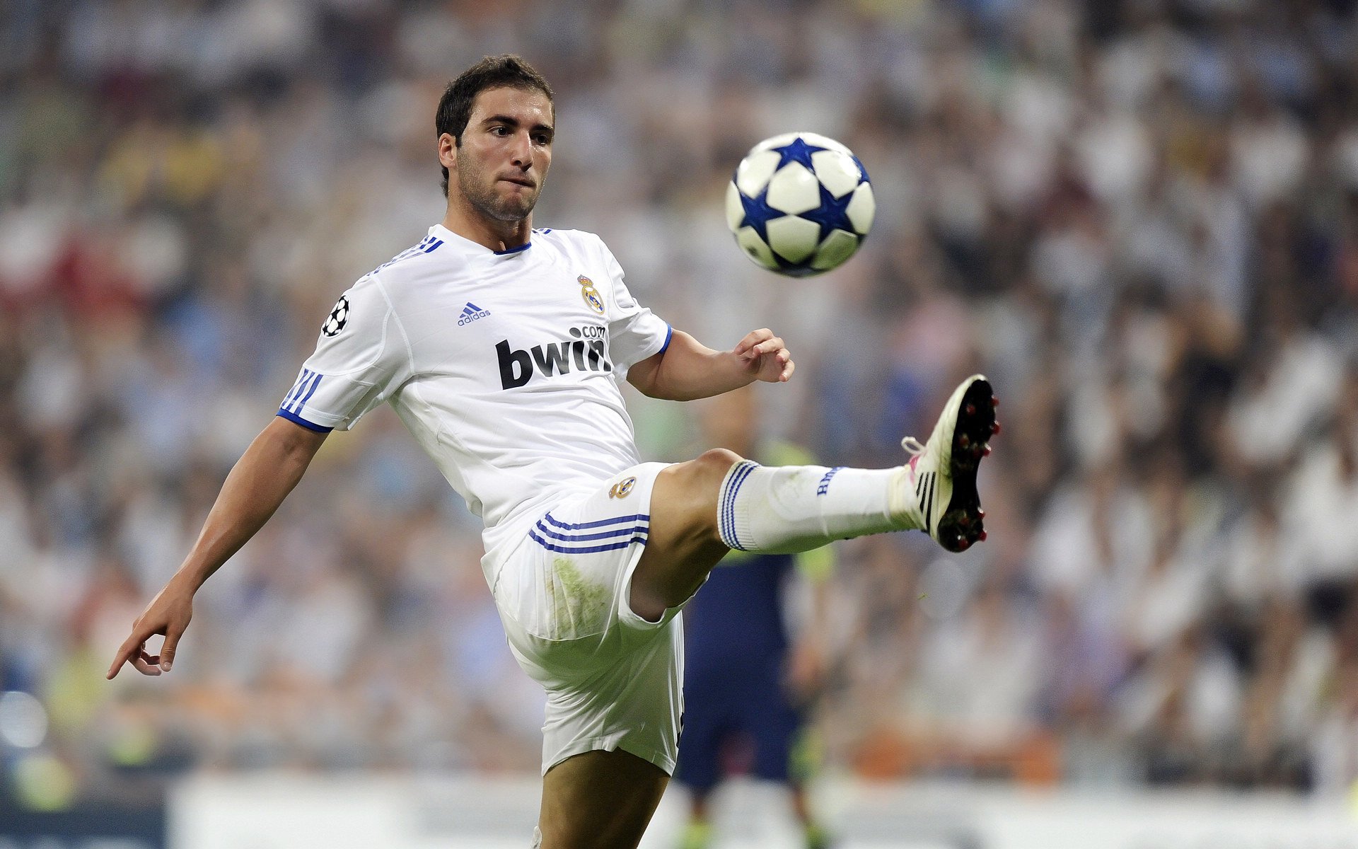 欧洲杯战术创新：变化多端引领新潮！，欧洲杯战术分析